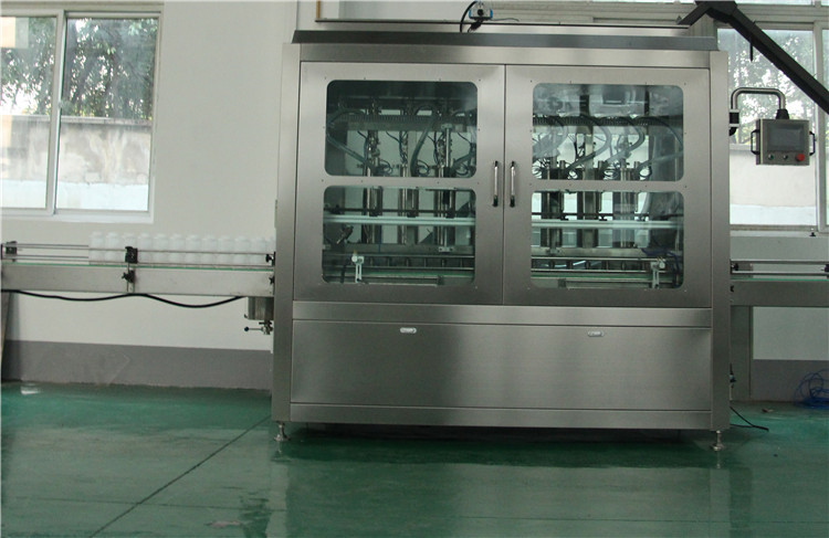 màquina de farciment de tomateig